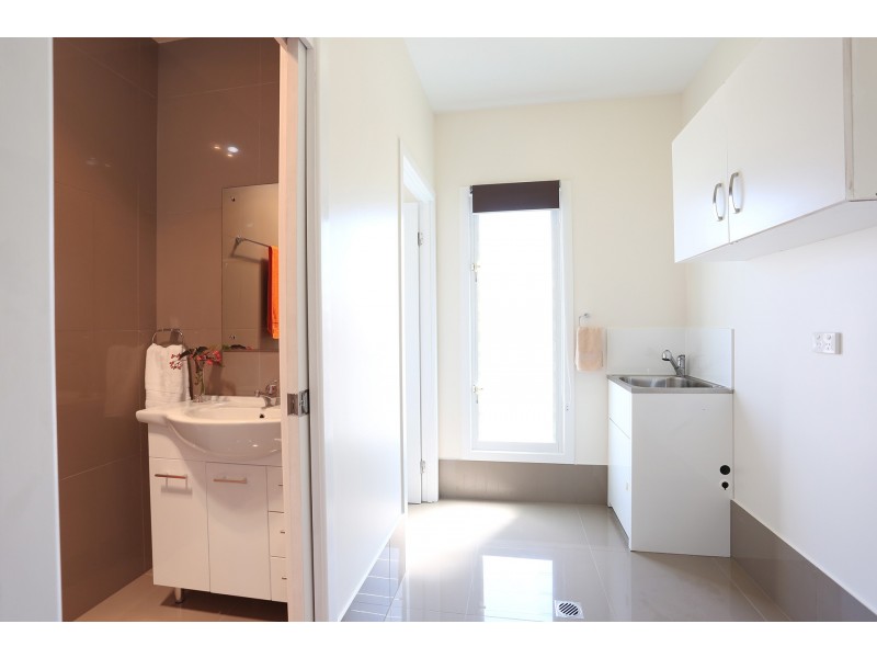 1/26 Errol Ave, Paradise Point QLD 4216