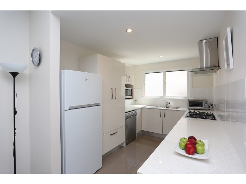 1/26 Errol Ave, Paradise Point QLD 4216