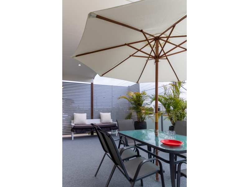 1/26 Errol Ave, Paradise Point QLD 4216