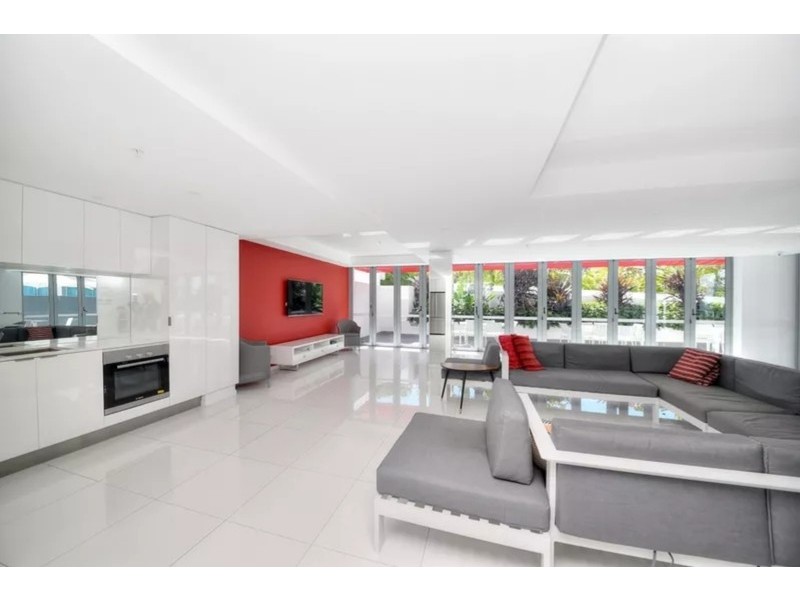 314/19 Imperial Parade, Labrador QLD 4215