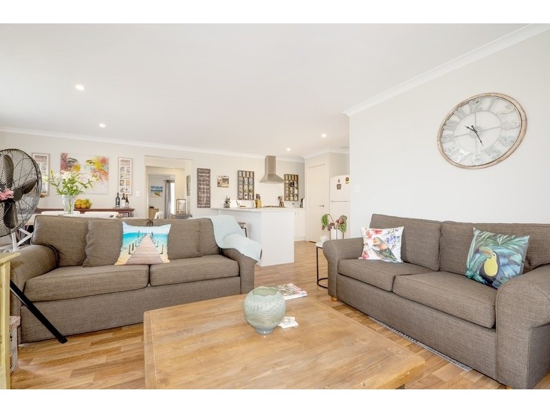 2 Louth Lane, Butler WA 6036