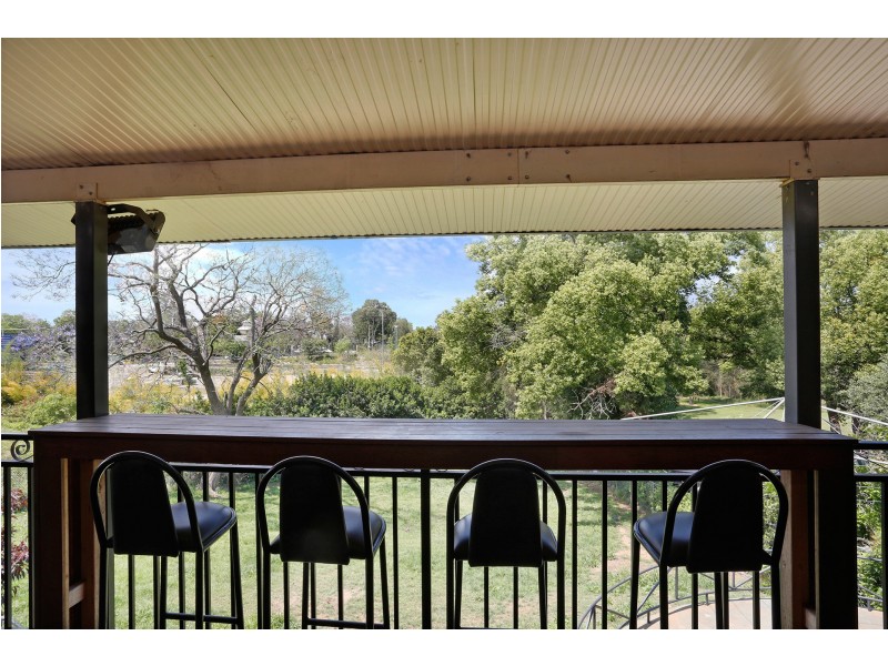 6 Anschau Crescent, Windsor NSW 2756