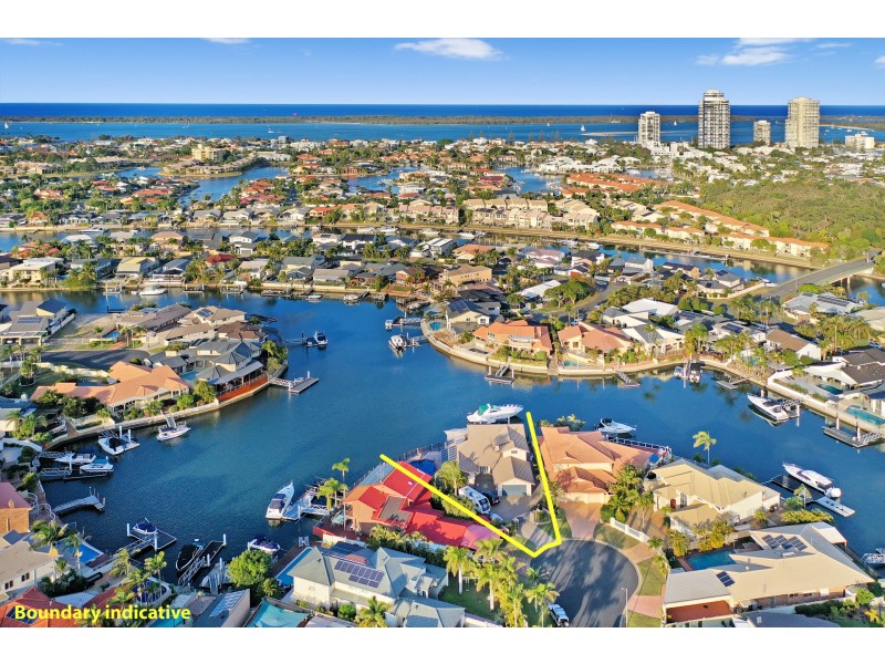 8 Lobster Pot Place, Runaway Bay QLD 4216