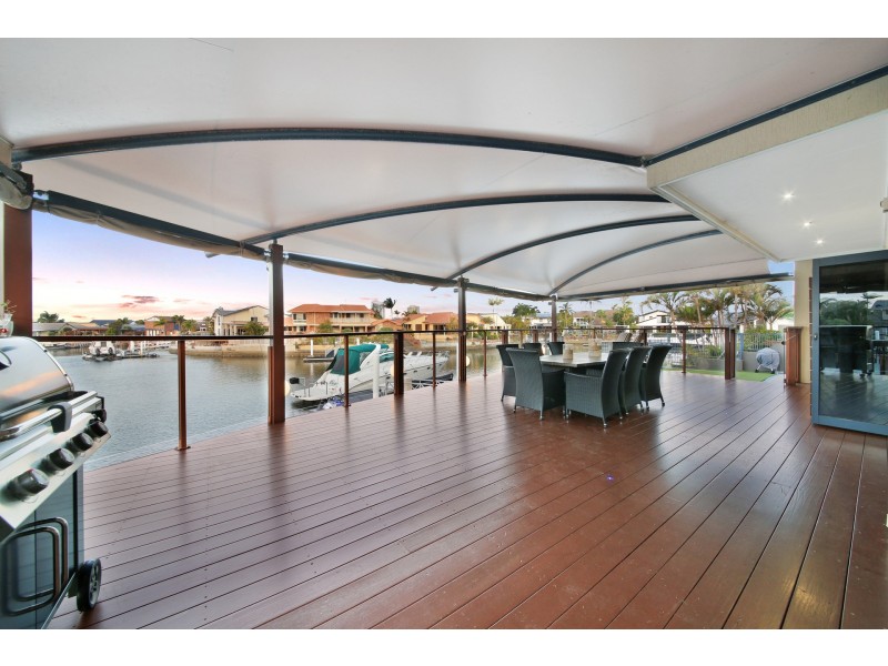 8 Lobster Pot Place, Runaway Bay QLD 4216