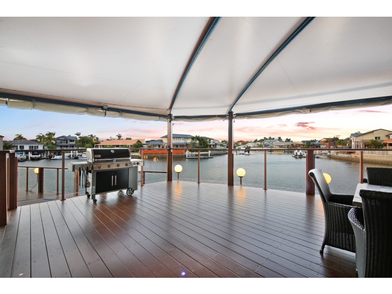 8 Lobster Pot Place, Runaway Bay QLD 4216