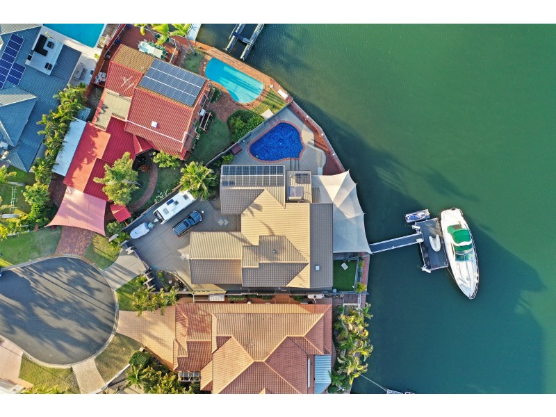 8 Lobster Pot Place, Runaway Bay QLD 4216