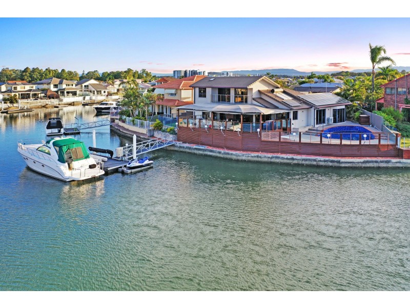 8 Lobster Pot Place, Runaway Bay QLD 4216