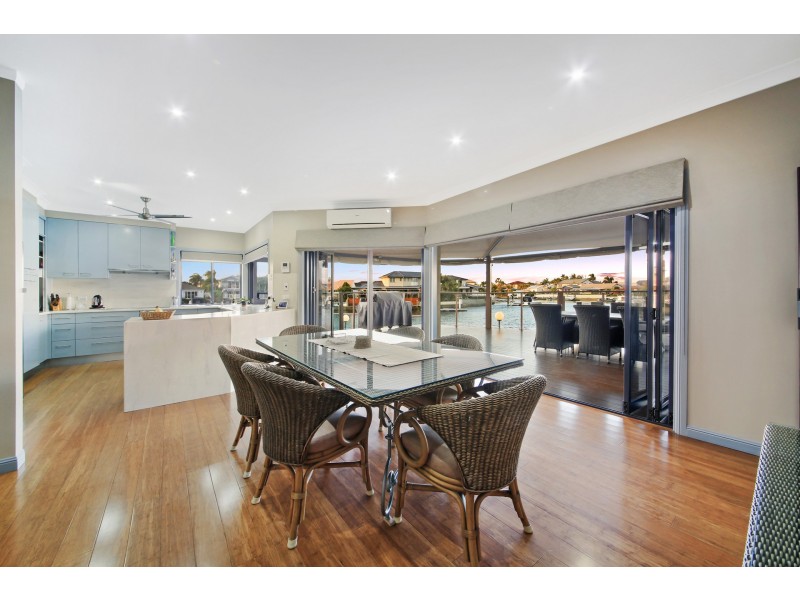 8 Lobster Pot Place, Runaway Bay QLD 4216