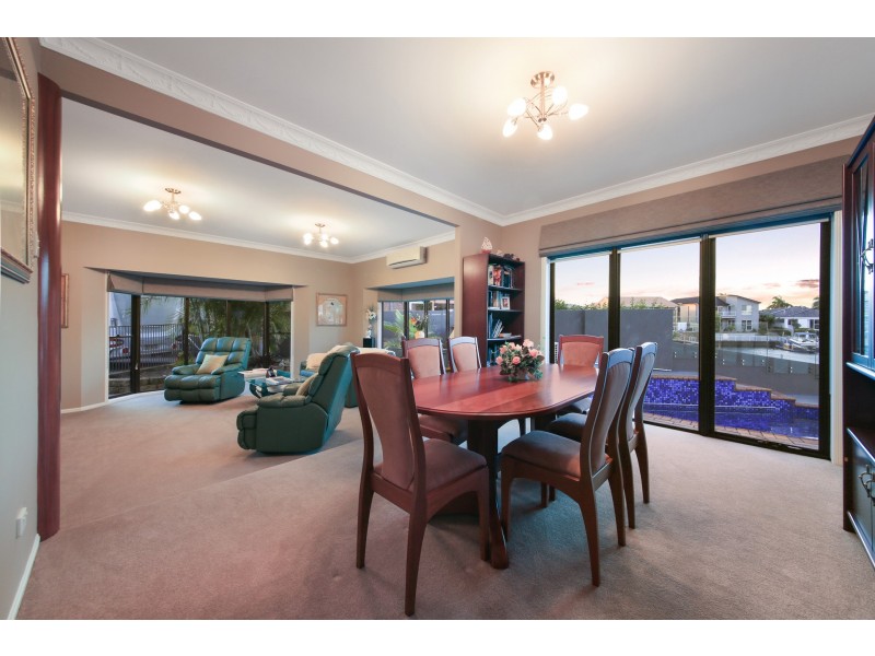 8 Lobster Pot Place, Runaway Bay QLD 4216