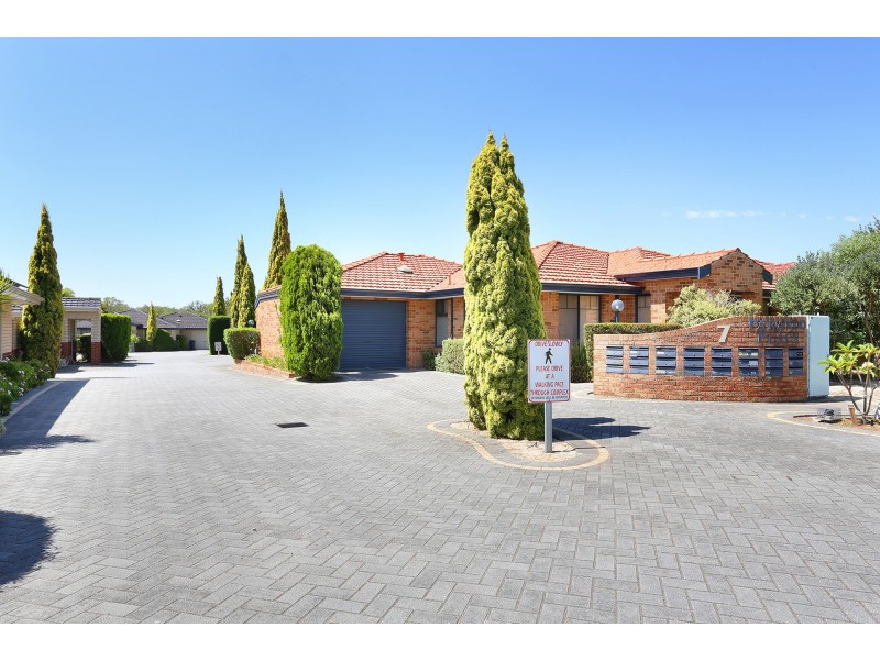 17/7 Lester Drive, Thornlie WA 6108