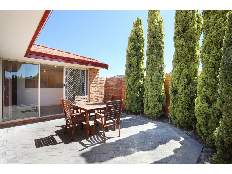 17/7 Lester Drive, Thornlie WA 6108