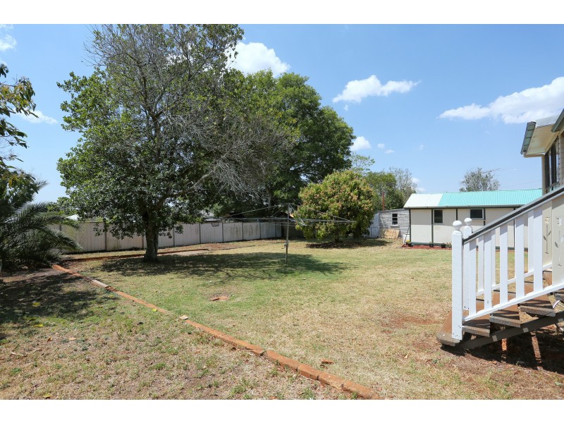 127 Long Street, South Toowoomba QLD 4350