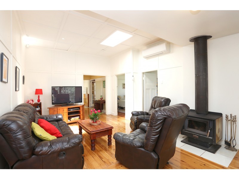 127 Long Street, South Toowoomba QLD 4350