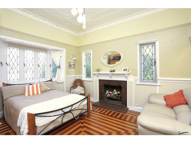 127 Long Street, South Toowoomba QLD 4350