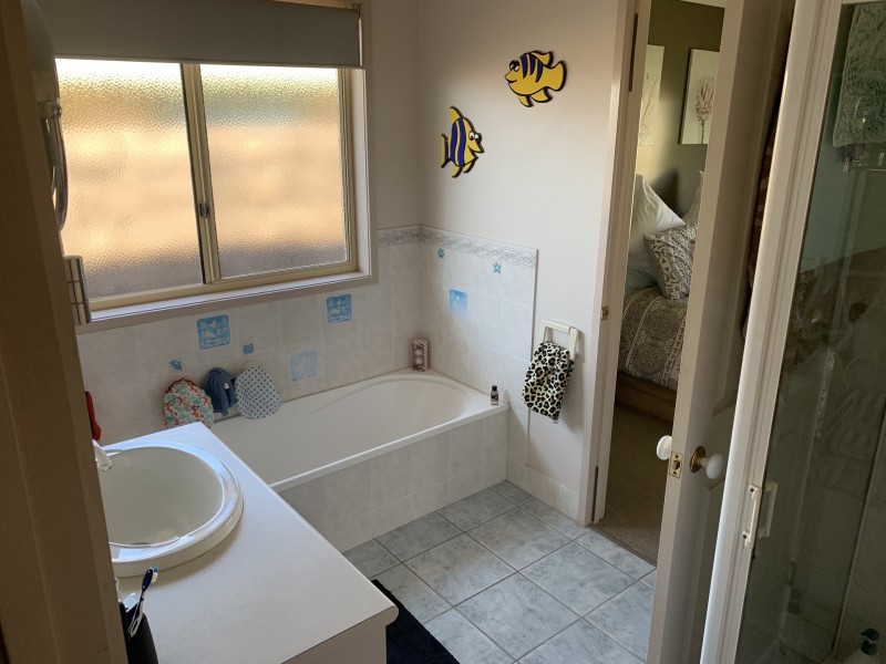 1 Koetong Crescent, West Wodonga VIC 3690