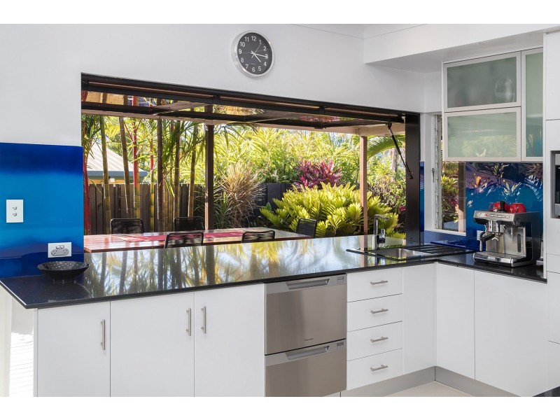 16 Longden Street, Brinsmead QLD 4870