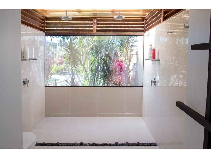 16 Longden Street, Brinsmead QLD 4870