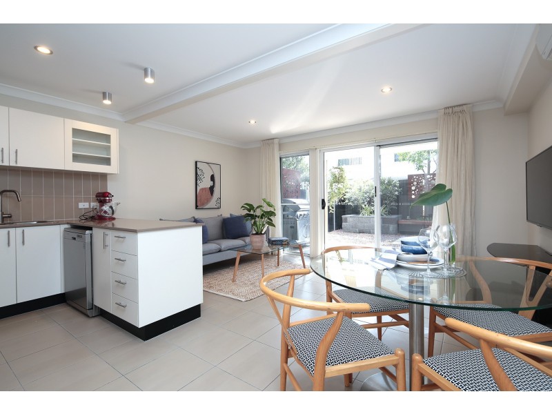 9/4-6 East Street, Camp Hill QLD 4152