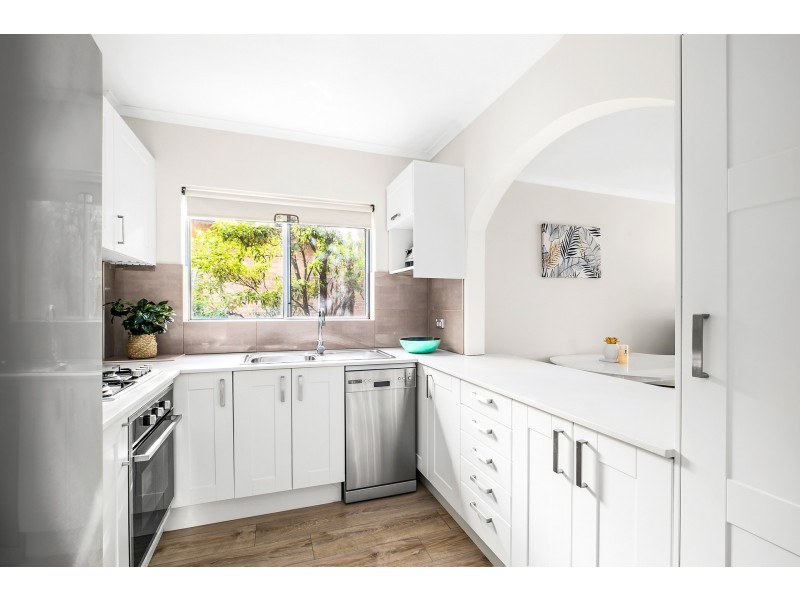 2/9 Regent Street, Dee Why NSW 2099