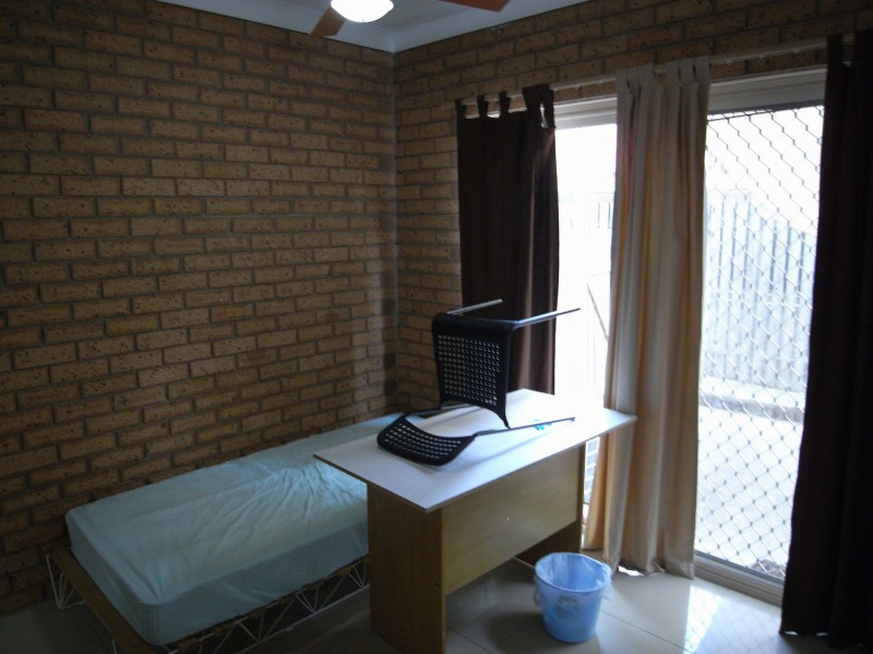 2/8 Auburn Terrace, Indooroopilly QLD 4068