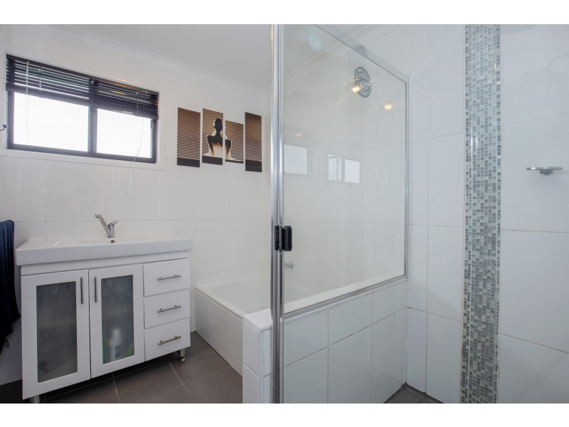 9 Verdelho way, Molendinar QLD 4214