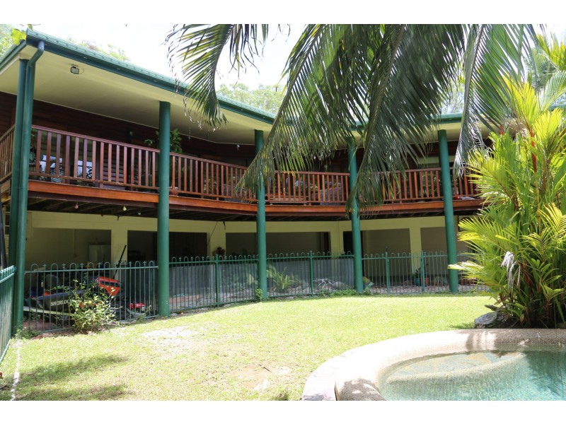 1-3 Beltana Close, Redlynch QLD 4870