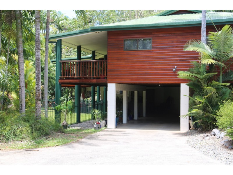 1-3 Beltana Close, Redlynch QLD 4870