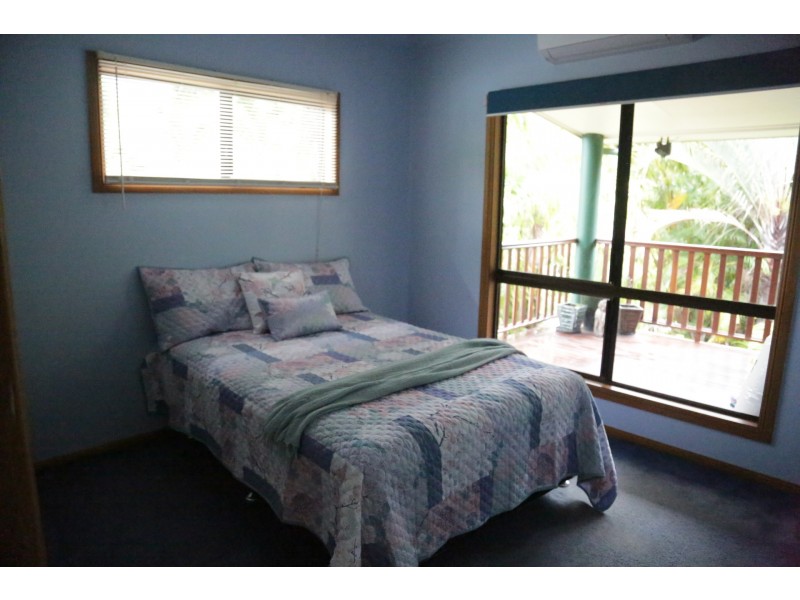 1-3 Beltana Close, Redlynch QLD 4870
