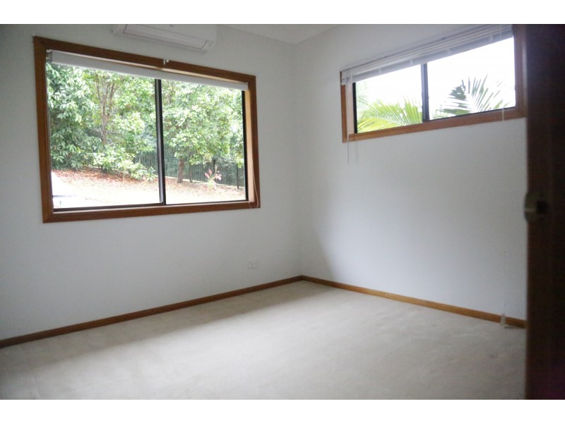 1-3 Beltana Close, Redlynch QLD 4870