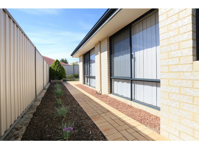 7 Oliver Vista, Bertram WA 6167