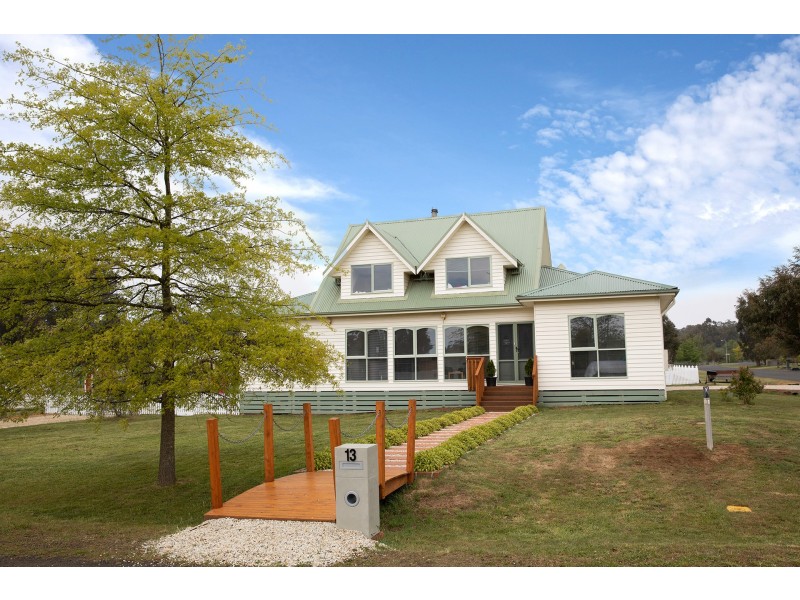 13 Walters Street, Trentham VIC 3458