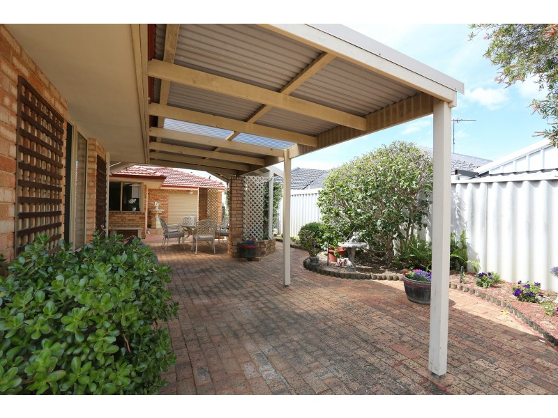 12 St Anthony Drive, Stirling WA 6021