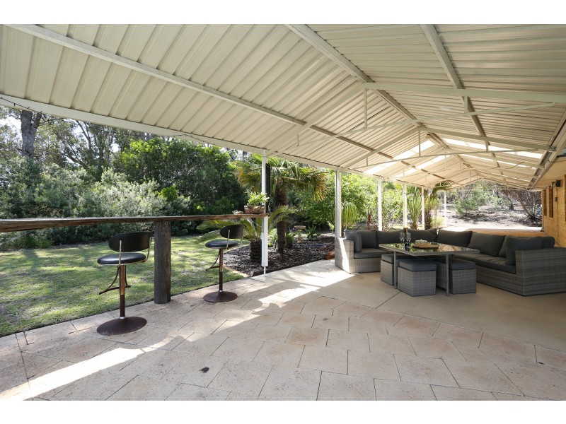 15 Longshore Place, Leschenault WA 6233