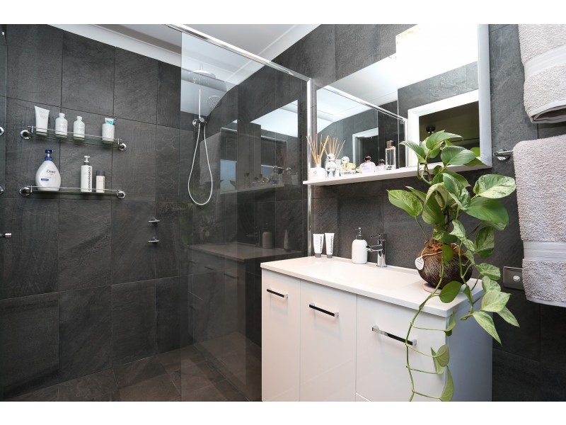 15 Longshore Place, Leschenault WA 6233