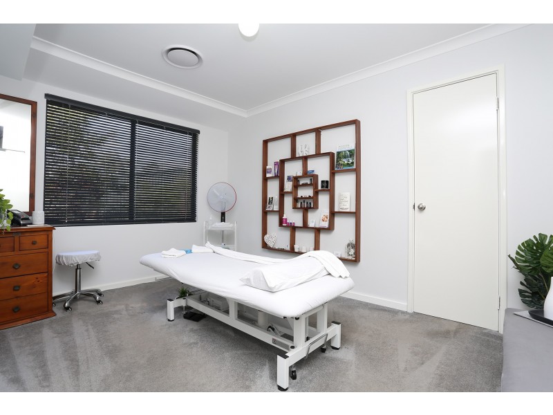 15 Longshore Place, Leschenault WA 6233