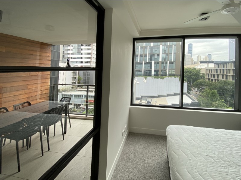 32/125 Melbourne Street, South Brisbane QLD 4101