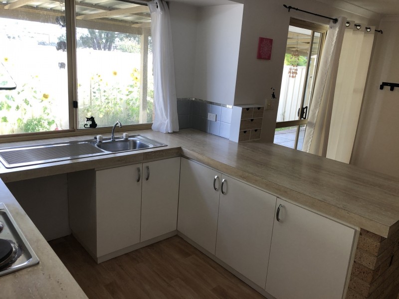 1/8 Waterfall Cove, Greenfields WA 6210