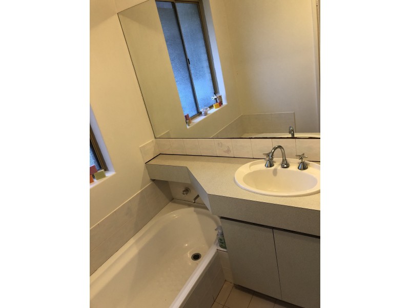 1/8 Waterfall Cove, Greenfields WA 6210