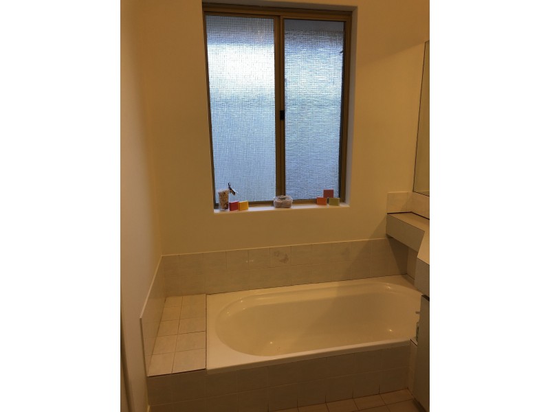 1/8 Waterfall Cove, Greenfields WA 6210