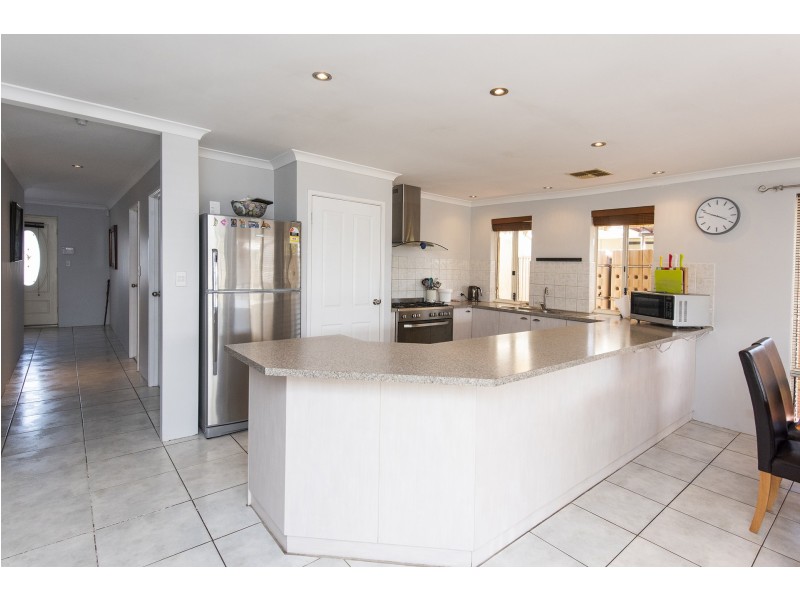 21 Sandmartin Drive, Southern River WA 6110
