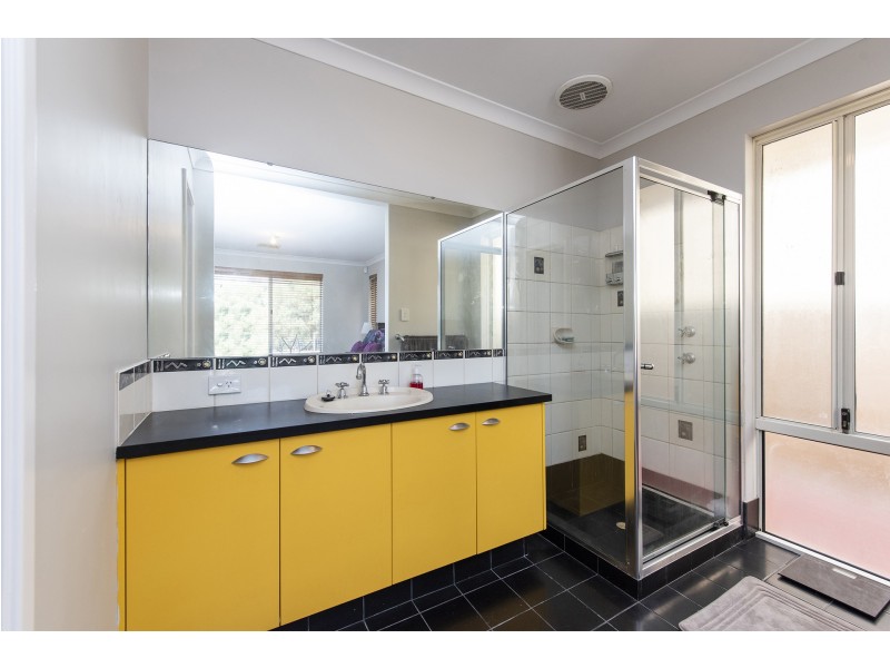 21 Sandmartin Drive, Southern River WA 6110