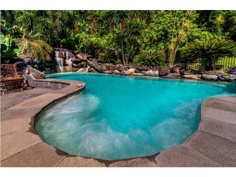 24 Macarthur Close, Palm Cove QLD 4879