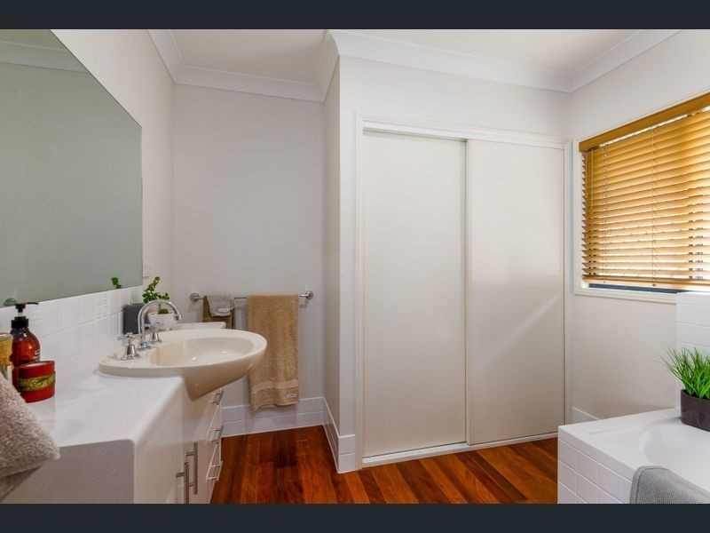 24 Macarthur Close, Palm Cove QLD 4879