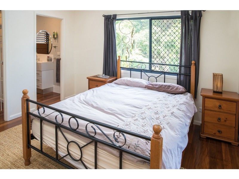 24 Macarthur Close, Palm Cove QLD 4879