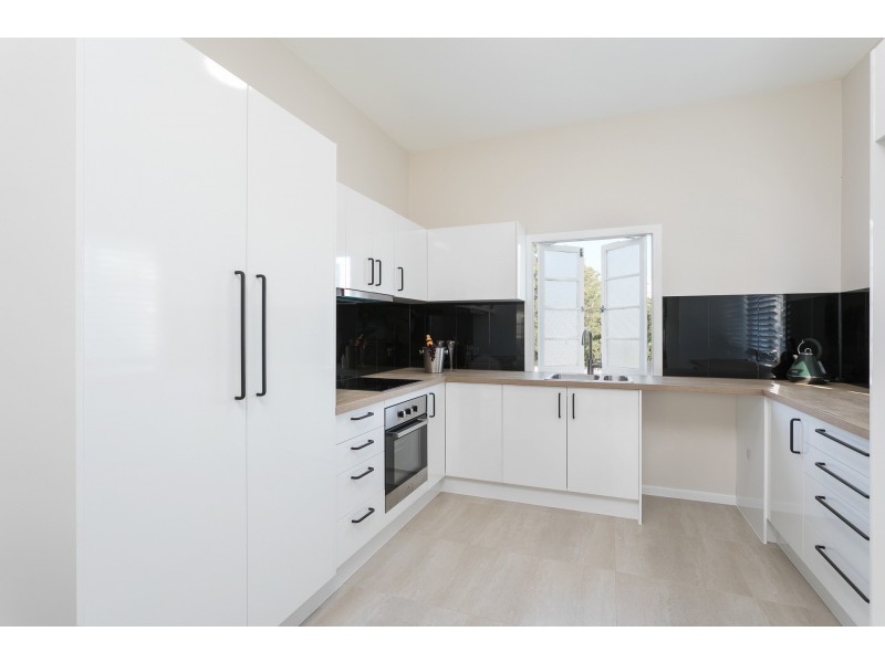 482 Oxley Avenue, Redcliffe QLD 4020