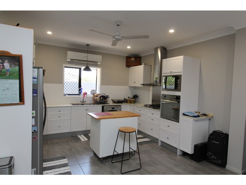 69 Drysdale Street, Brandon QLD 4808