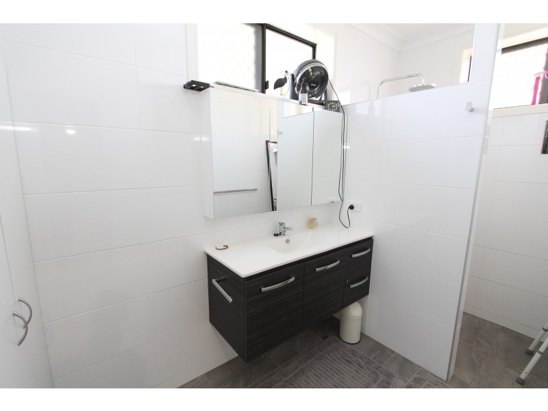 69 Drysdale Street, Brandon QLD 4808