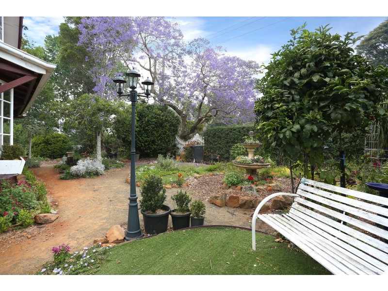 1 Cliff Way, Tamborine Mountain QLD 4272