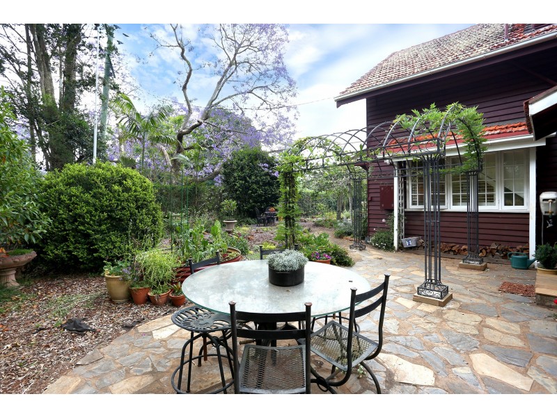 1 Cliff Way, Tamborine Mountain QLD 4272