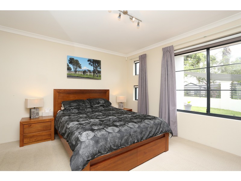 69 Briggs Street, South Lake WA 6164